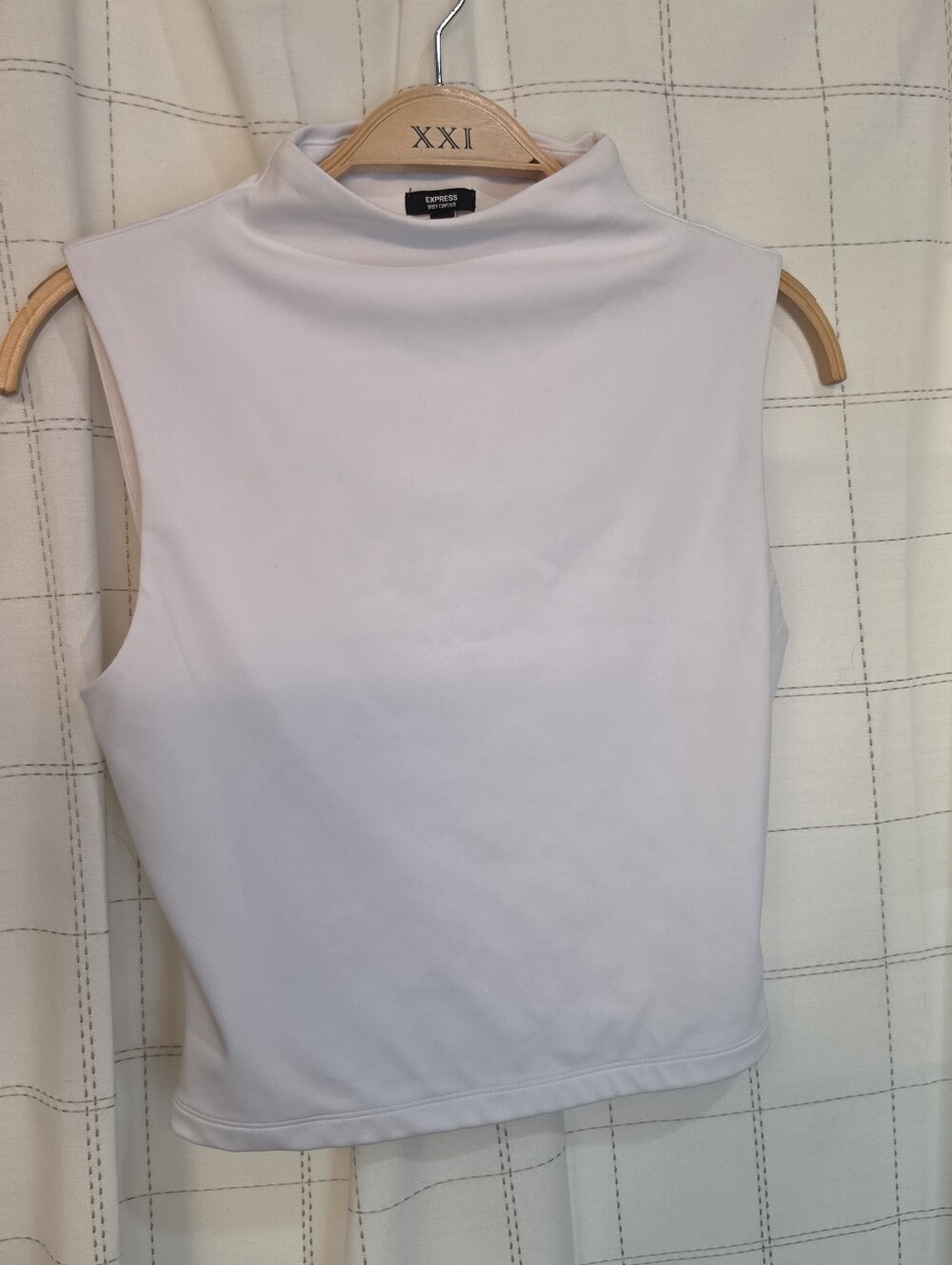 Express Mock Neck Tank - Picture 2 of 6